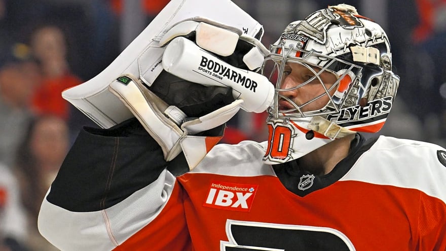 Flyers’ Dan Vladar leaves game against Sabres with injury