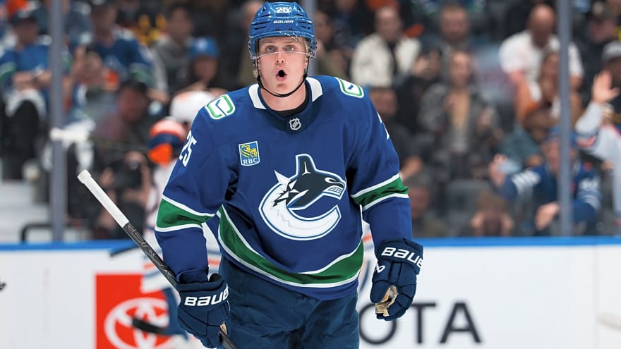 Canucks: D Elias Pettersson’s impressive start is more than just passing the eye test