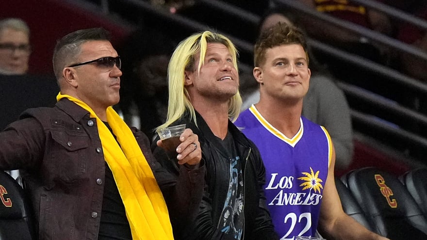 Dolph Ziggler Revealed as Solo Sikoa&#39;s Mystery Opponent on WWE Raw