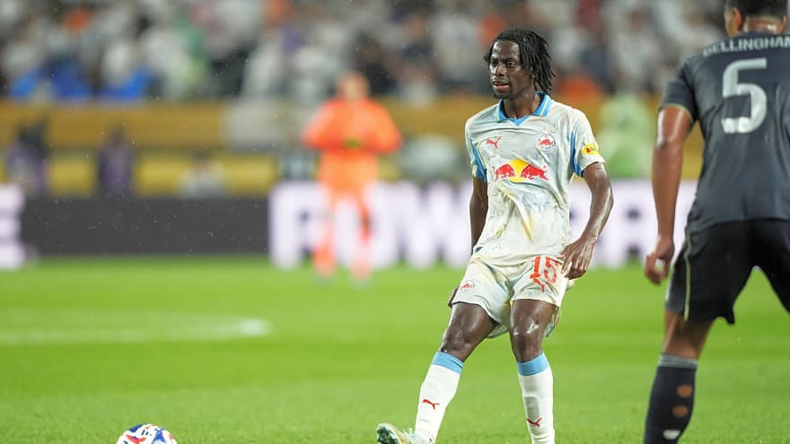 West Ham eyeing January move for 22-year-old powerhouse who can transform their season