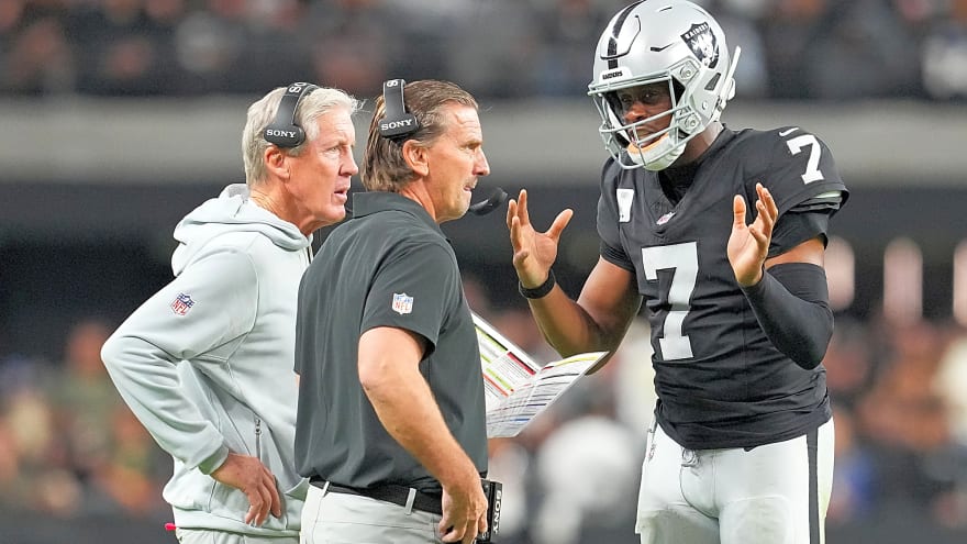 Geno Smith’s Apology Tour Begins After Flipping Off Raider Nation