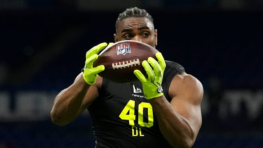 49ers Sign Round 3 DE Romello Height