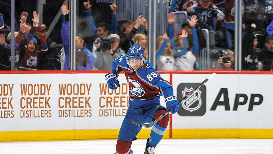 Martin Necas Signs 8-Year Extension With Colorado Avalanche