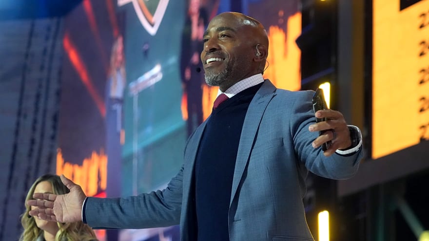 Rondé Barber Calls Out Bucs Defense — Finally Says What Everyone’s Thinking