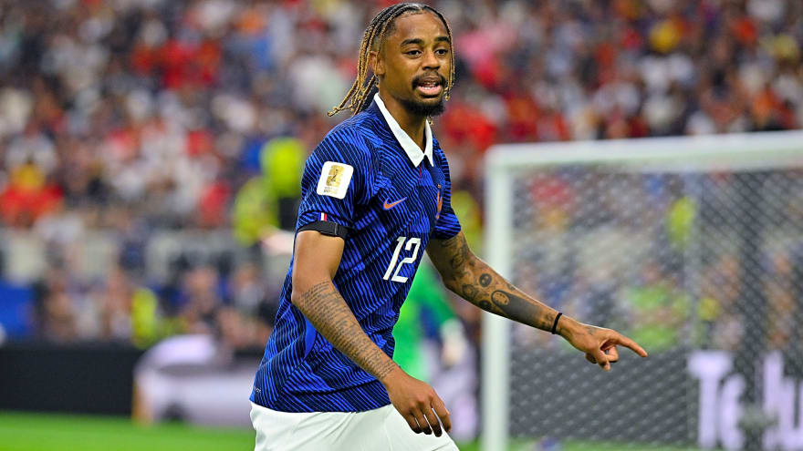 German transfer insider gives update on Bayern Munich interest in Bradley Barcola