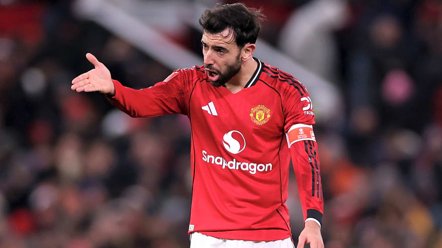 ‘Screamed in frustration’: Fernandes spotted losing his rag at one teammate early on vs Brighton