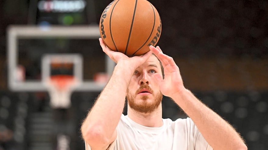 The Toronto Raptors need to fix the Jakob Poeltl problem