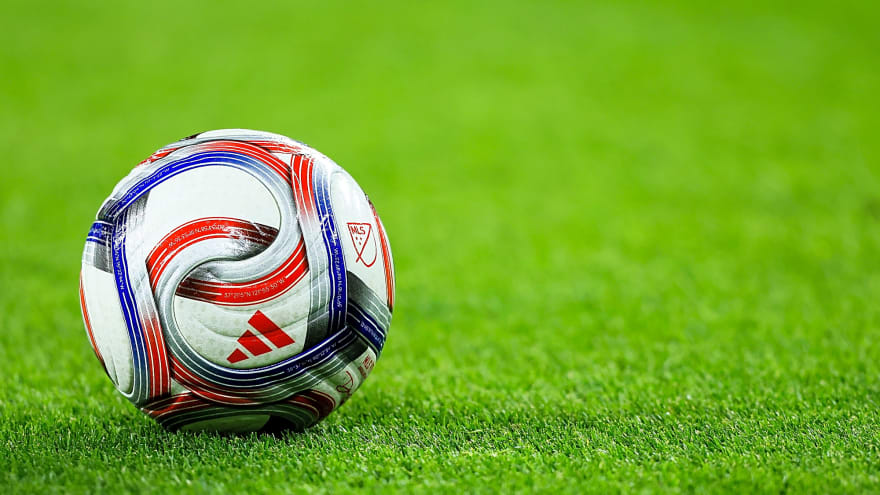Harvey Busby joins Manchester United