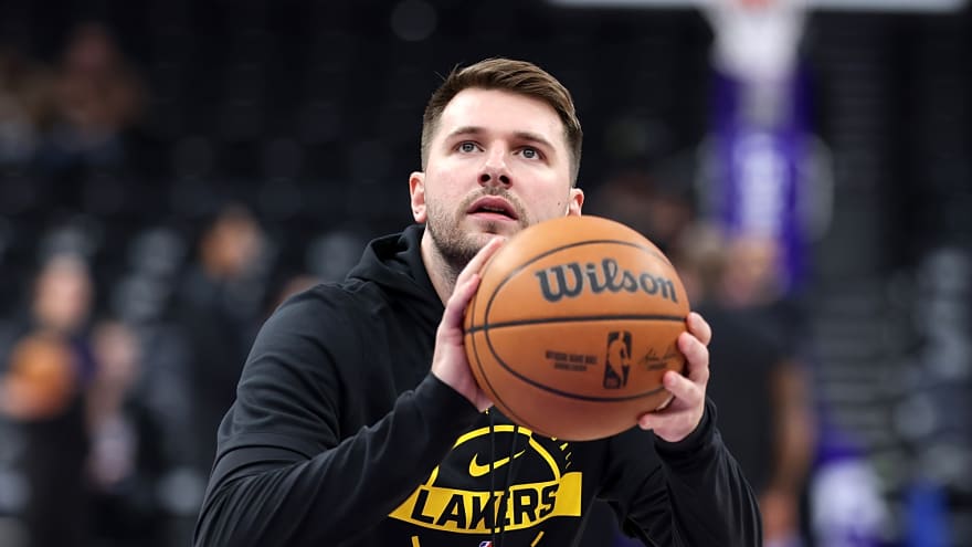 Luka Doncic Injury Status: Lakers Optimistic Star Will Play Christmas Day vs. Rockets