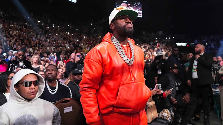 Who Would Win Between Mayweather And Crawford?