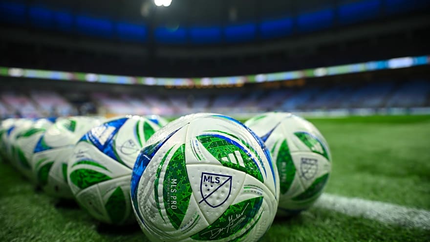 Dean Jones remains unsure about Tottenham landing €62m midfielder heavily linked to Manchester United, in January