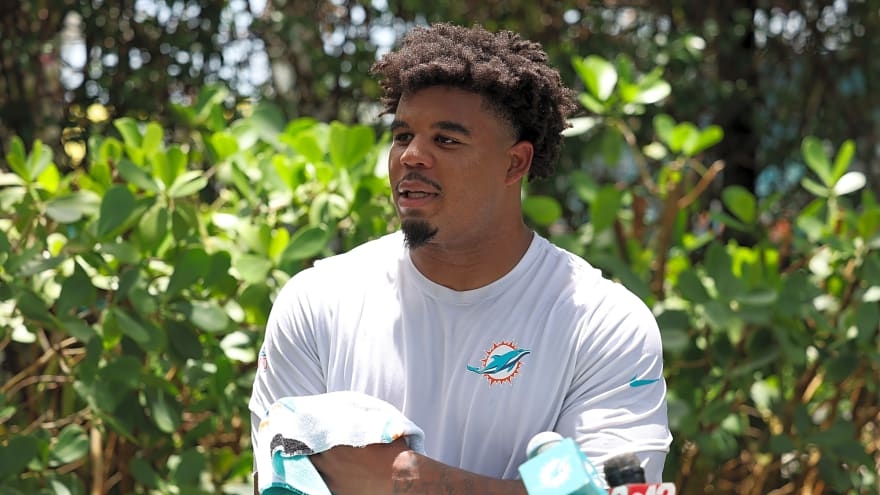 Year 3 Pressure: Can Chop Robinson Become Miami’s Next Defensive Star?