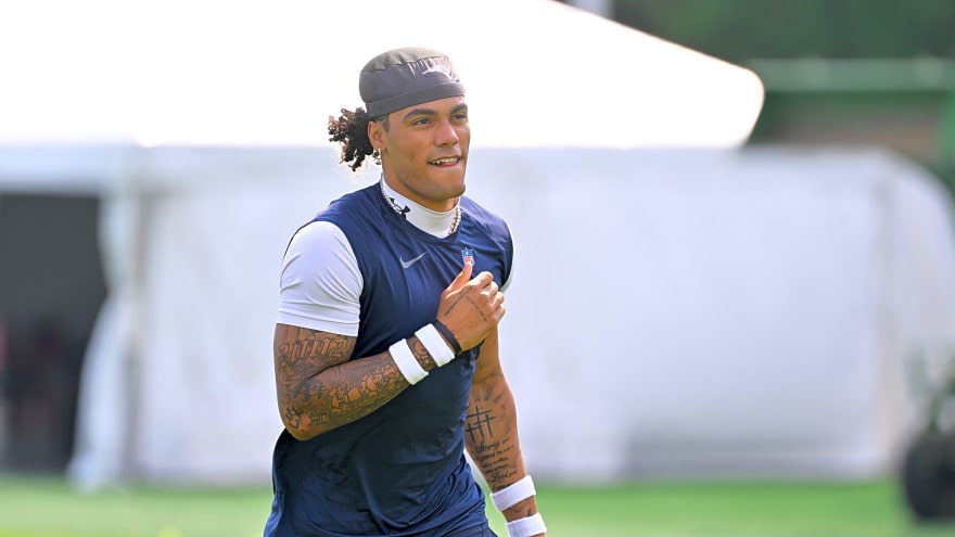 Christian Gonzalez Leaves New England Patriots Week 1 Status in Doubt