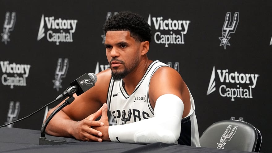 Spurs getting early look at what Tobias Harris can provide