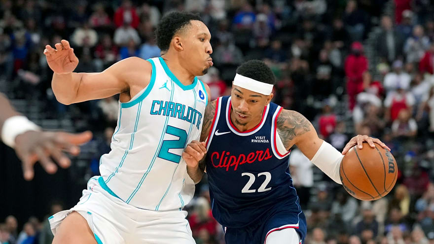 Spurs signing Mason Plumlee to 10-day contract