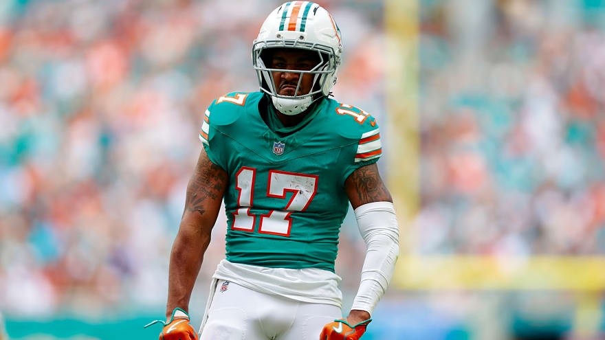 Should the Dolphins Trade Jaylen Waddle?