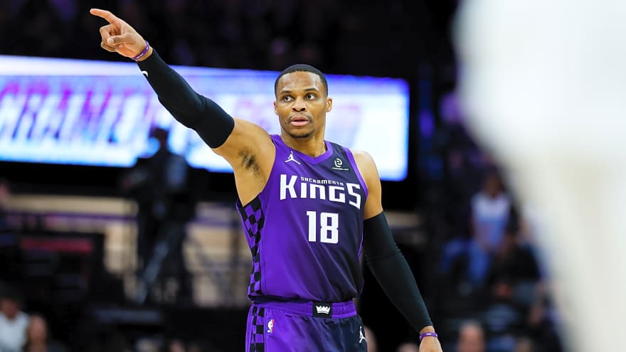 Russell Westbrook airballs wide-open dunk