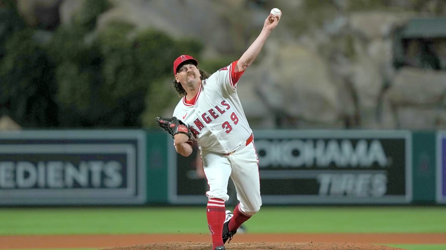 Milwaukee Brewers: former pitcher, traded for Peter Strzelecki in 2023, signs with Minnesota Twins