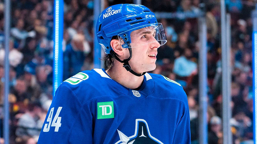 Canucks at Worlds: Max Sasson and Linus Karlsson hit the score sheet on Day 3