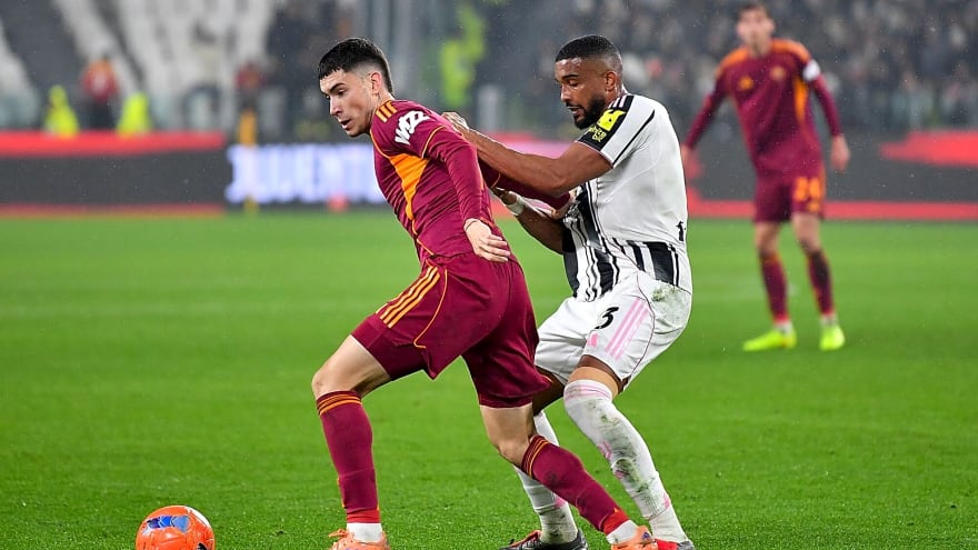 Report: Chelsea and Liverpool set to battle it out for Brazilian ace as asking price is revealed