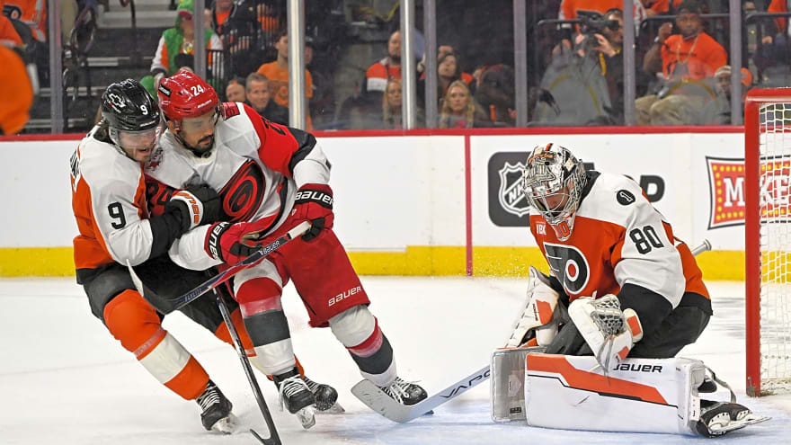 Flyers On Brink Of Elimination, Hurricanes Take 3-0 Lead