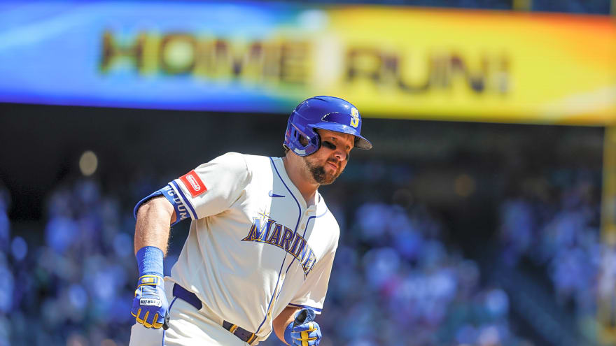 Cal Raleigh has an absolutely perfect bat for Players' Weekend