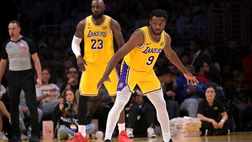 LeBron James Publicly Scolds Son Bronny After Bad Pass Against Mavericks