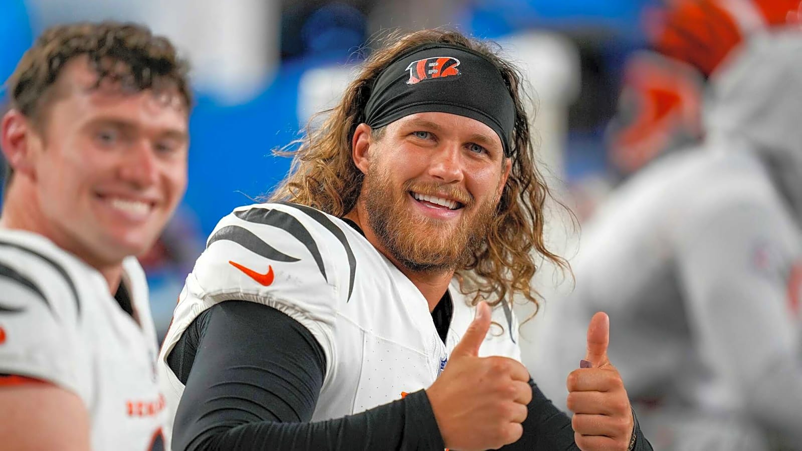Eagles make change to long snapper position