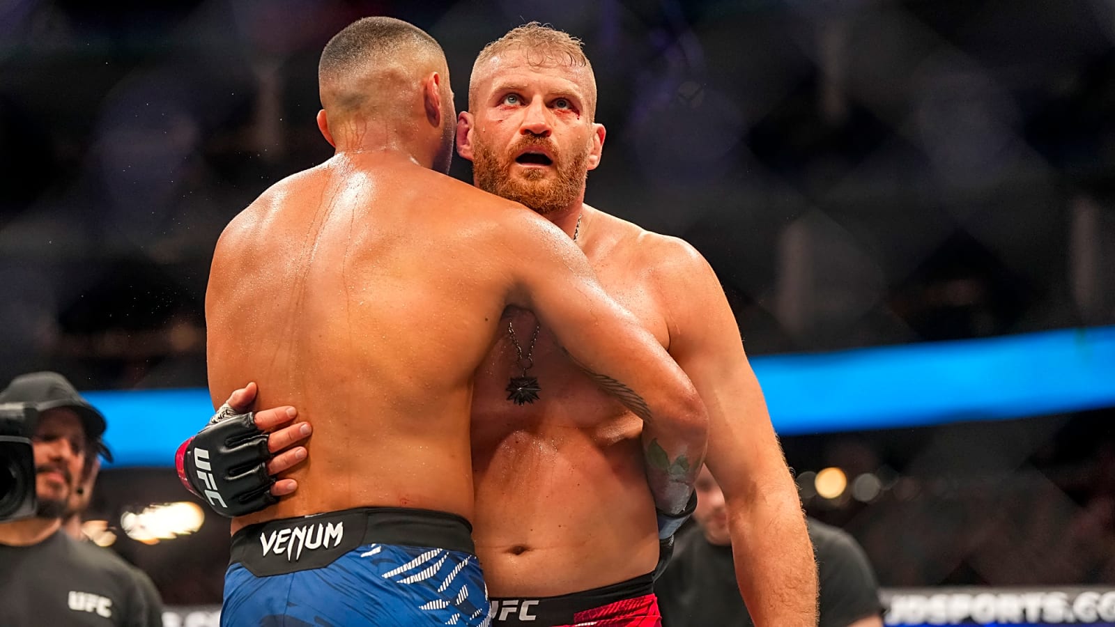 Fact Check: Jan Blachowicz Gets Knocked Out by Attacker in European Pub