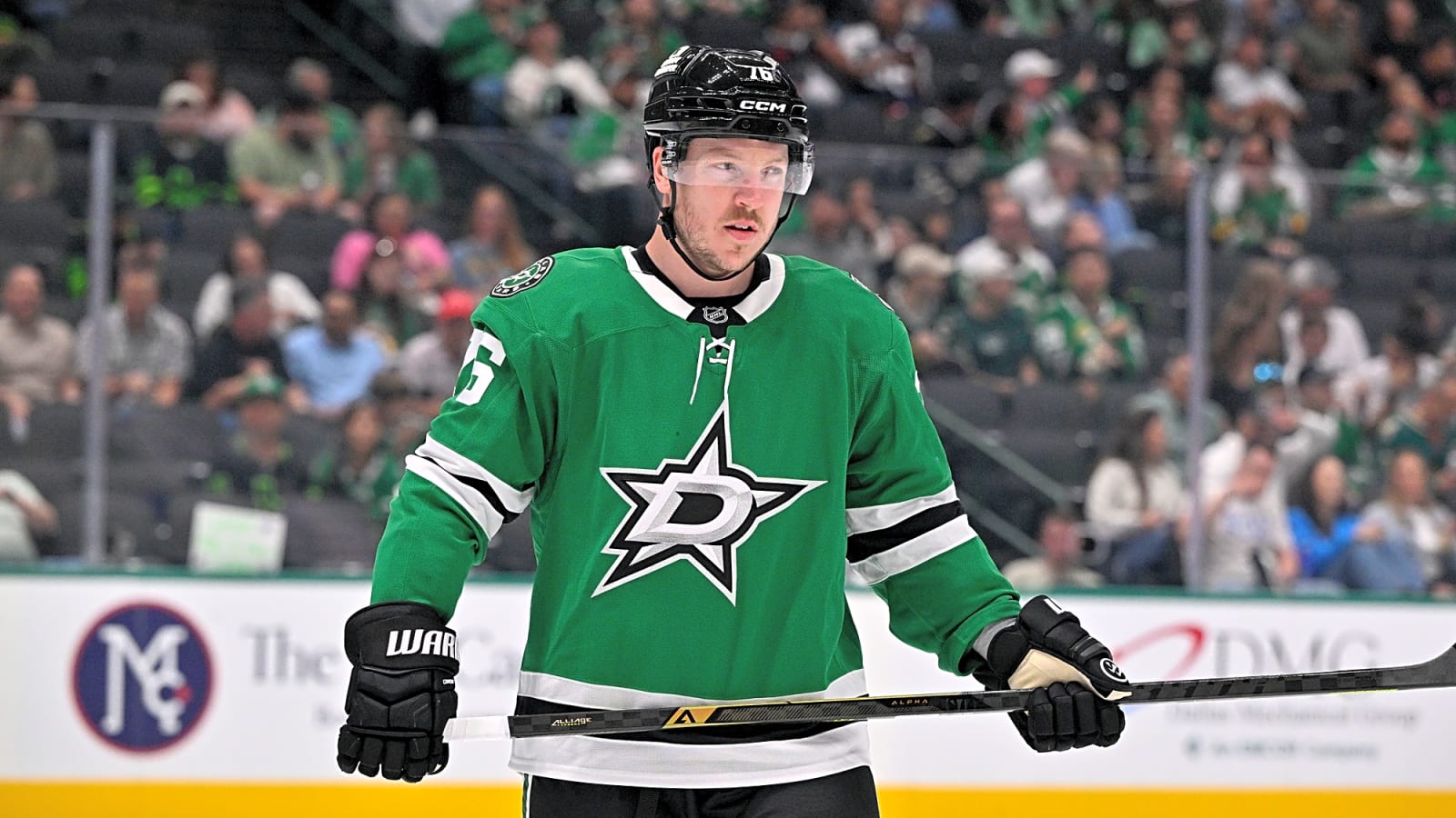Stars sign Adam Erne to one-year contract
