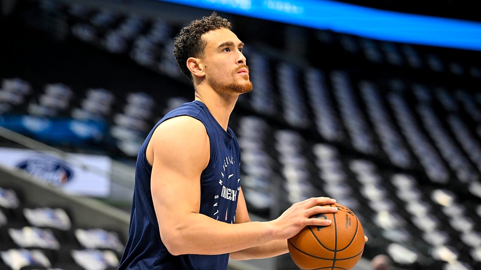Sources: Dallas Mavericks’ Dwight Powell Exercises Player Option Ahead of Deadline