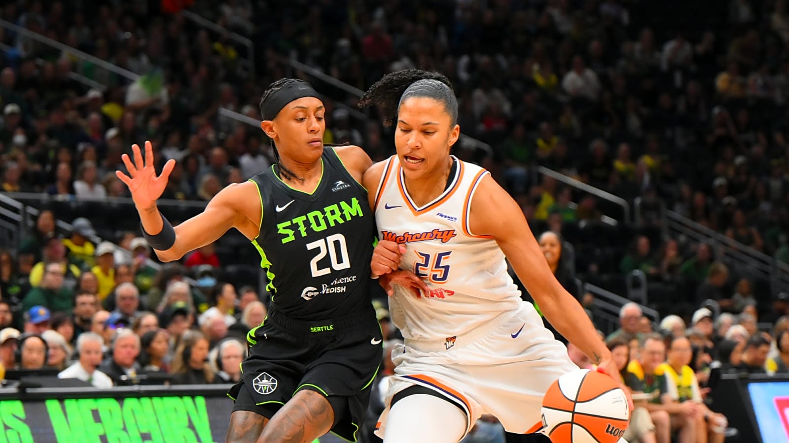 Mercury’s Thomas continues MVP campaign and leads team to thrilling win over Storm