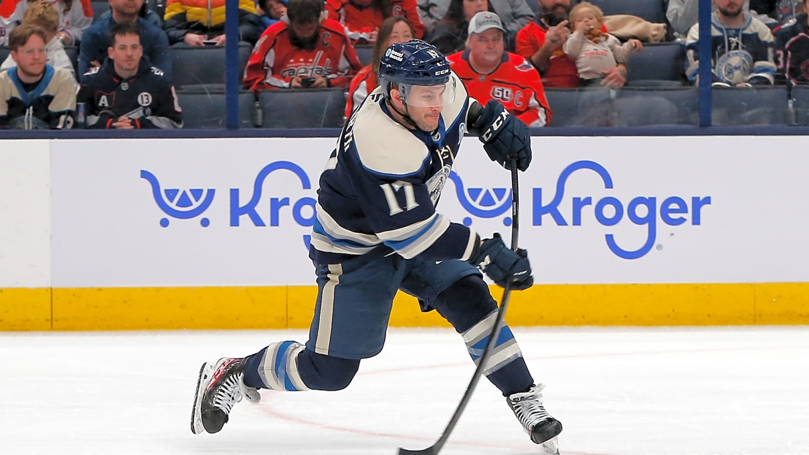 Sabres give two veteran forwards multiyear deals in free agency