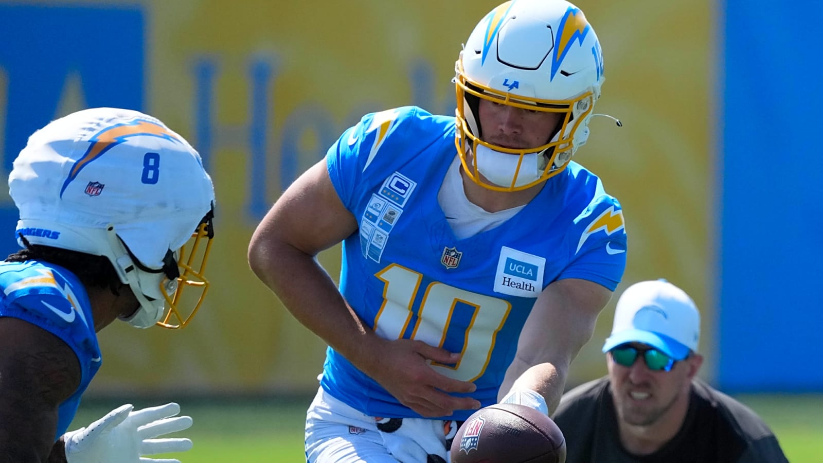 Chargers QB Justin Herbert wearing new eye equipment