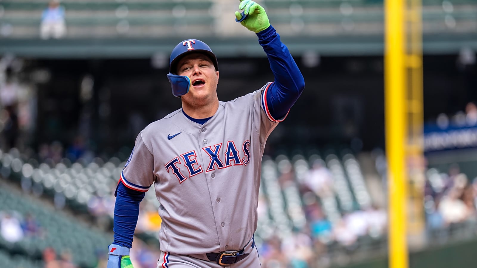 Joc Pederson Attempting To Play Through Hand Fracture