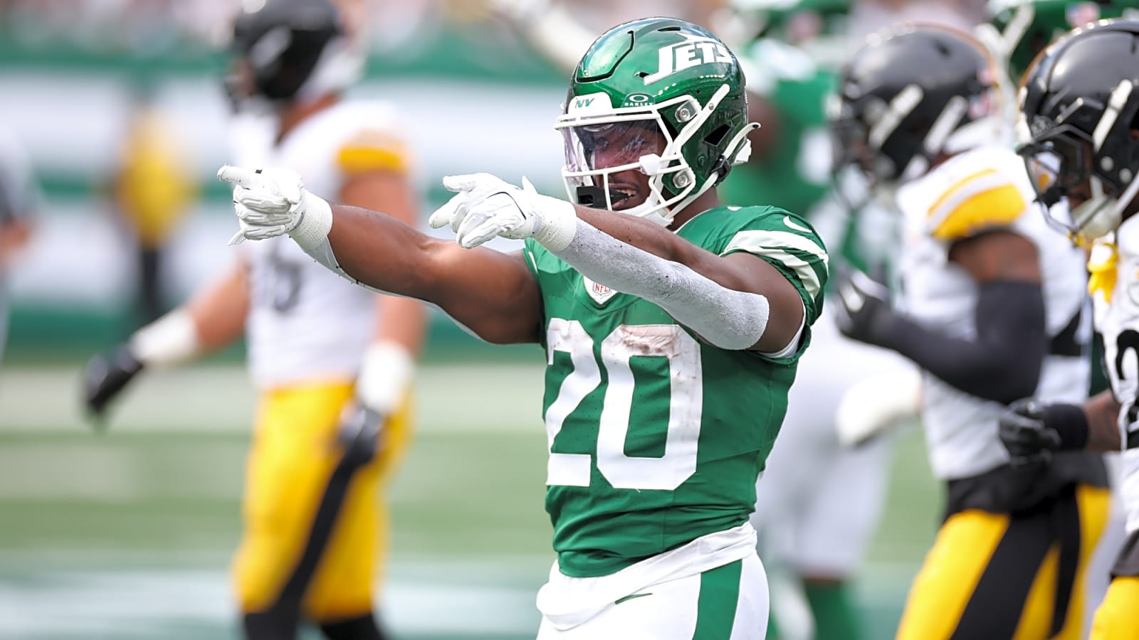 RB Breece Hall hopes to remain with Jets
