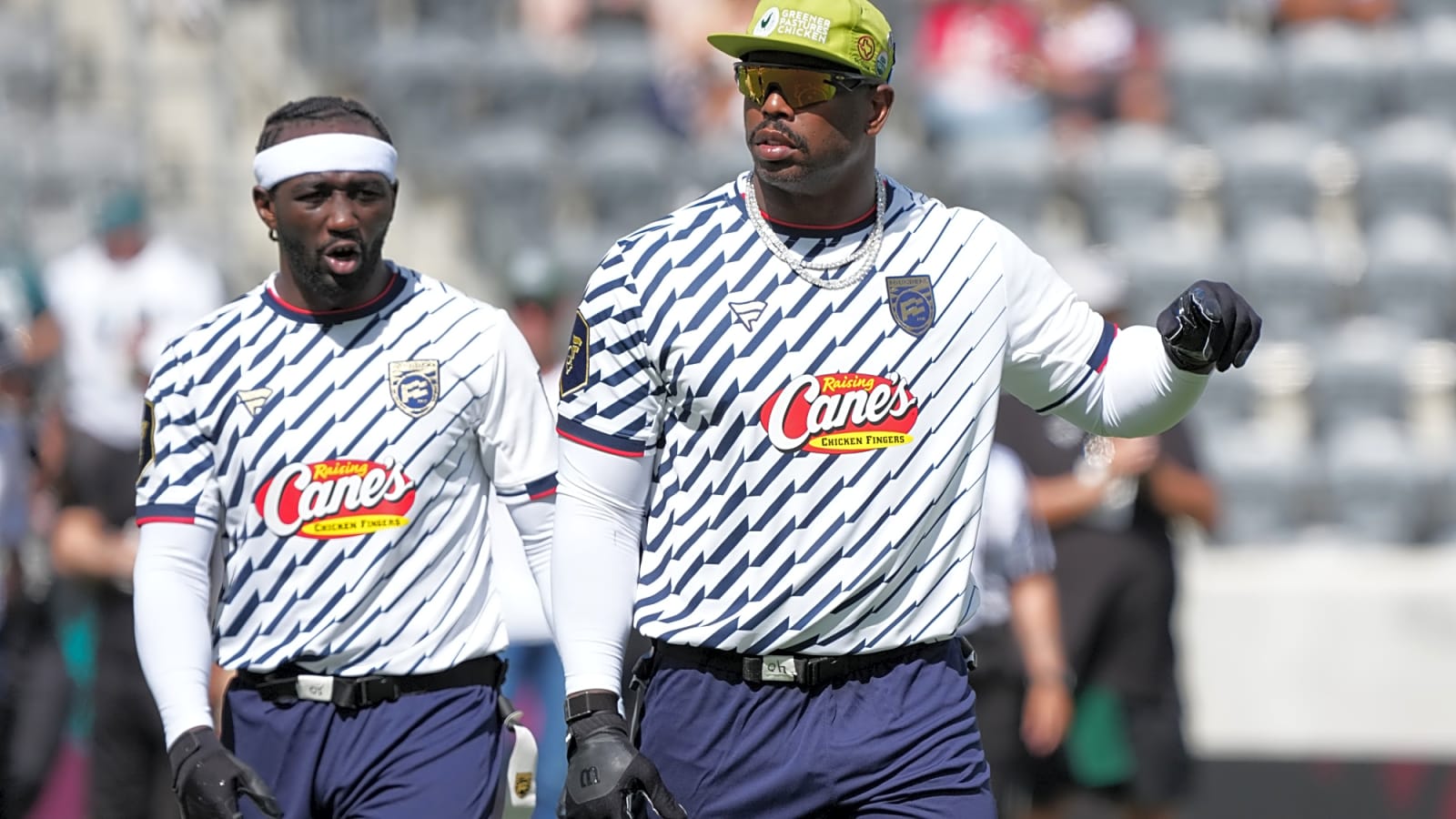 Von Miller Officially Gets No. 40 From Hunter Luepke