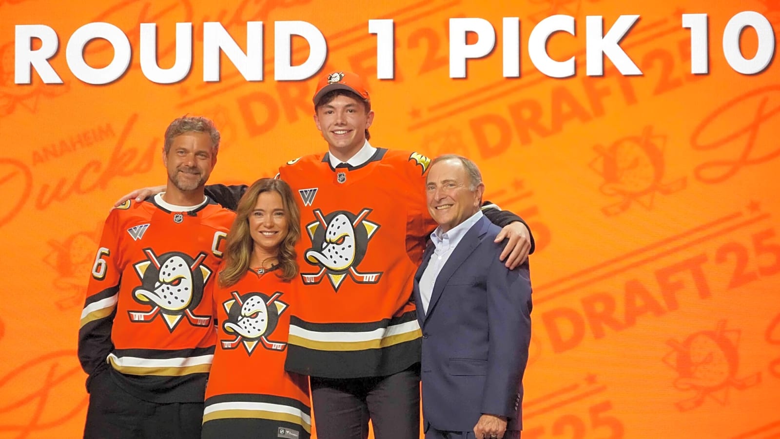 Anaheim Ducks Send 8-Word Honda Center Message