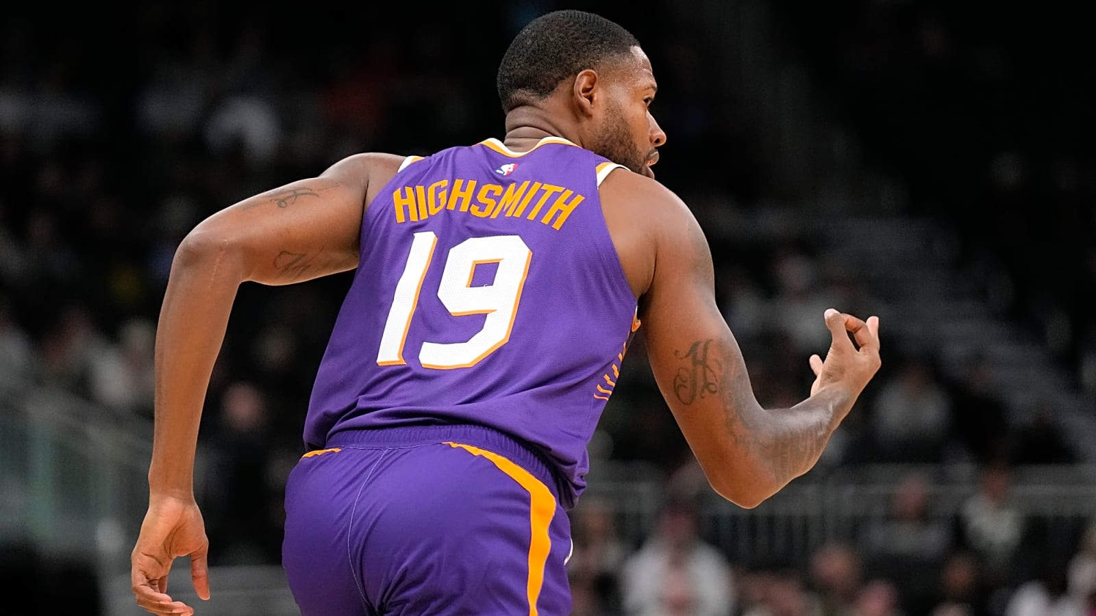 Suns waive Haywood Highsmith after brief stint