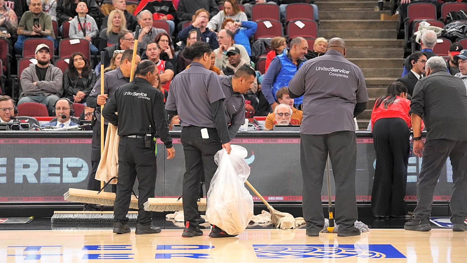 Poor Court Conditions At United Center Delay Start Of Miami Heat-Chicago Bulls Game