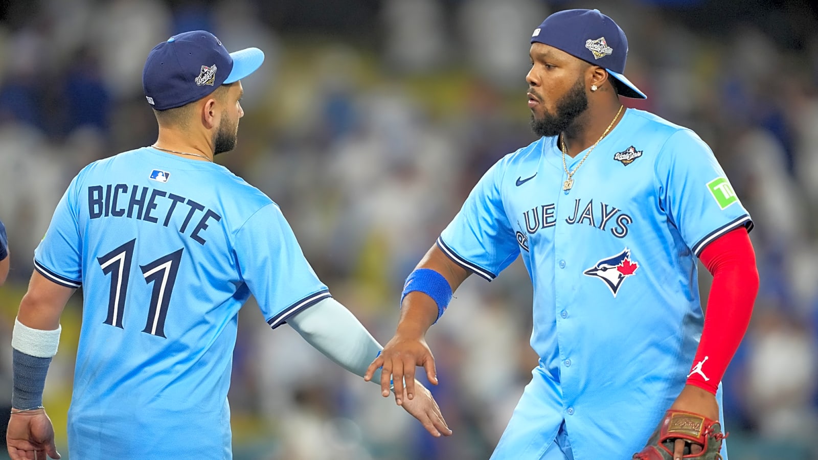 Blue Jays Dominate Dodgers 6-2 In Game 4 To Tie World Series