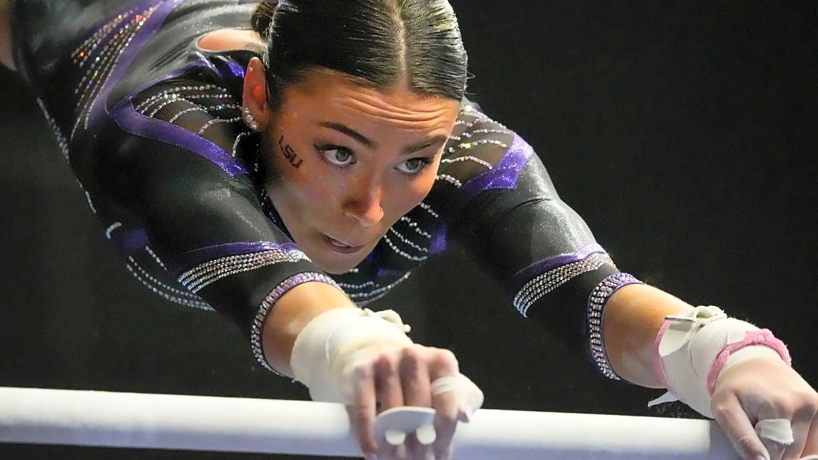 LSU Star Gymnast Announces Return to Baton Rouge for Another Year