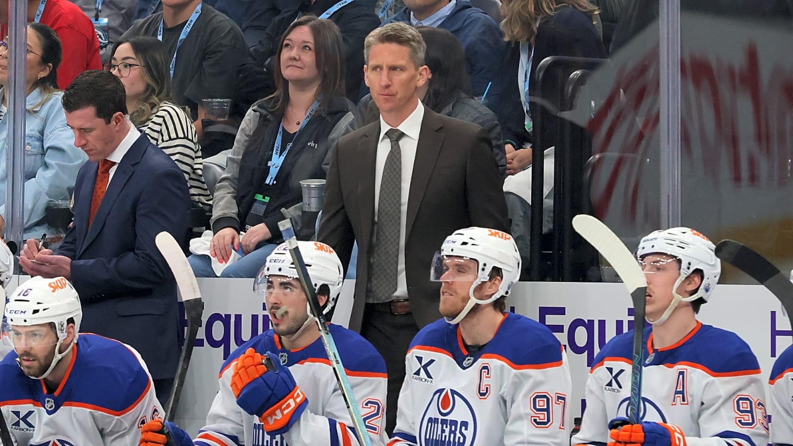 Oilers Could Be Eyeing Bruce Cassidy, Future of Kris Knoblauch Sketchy