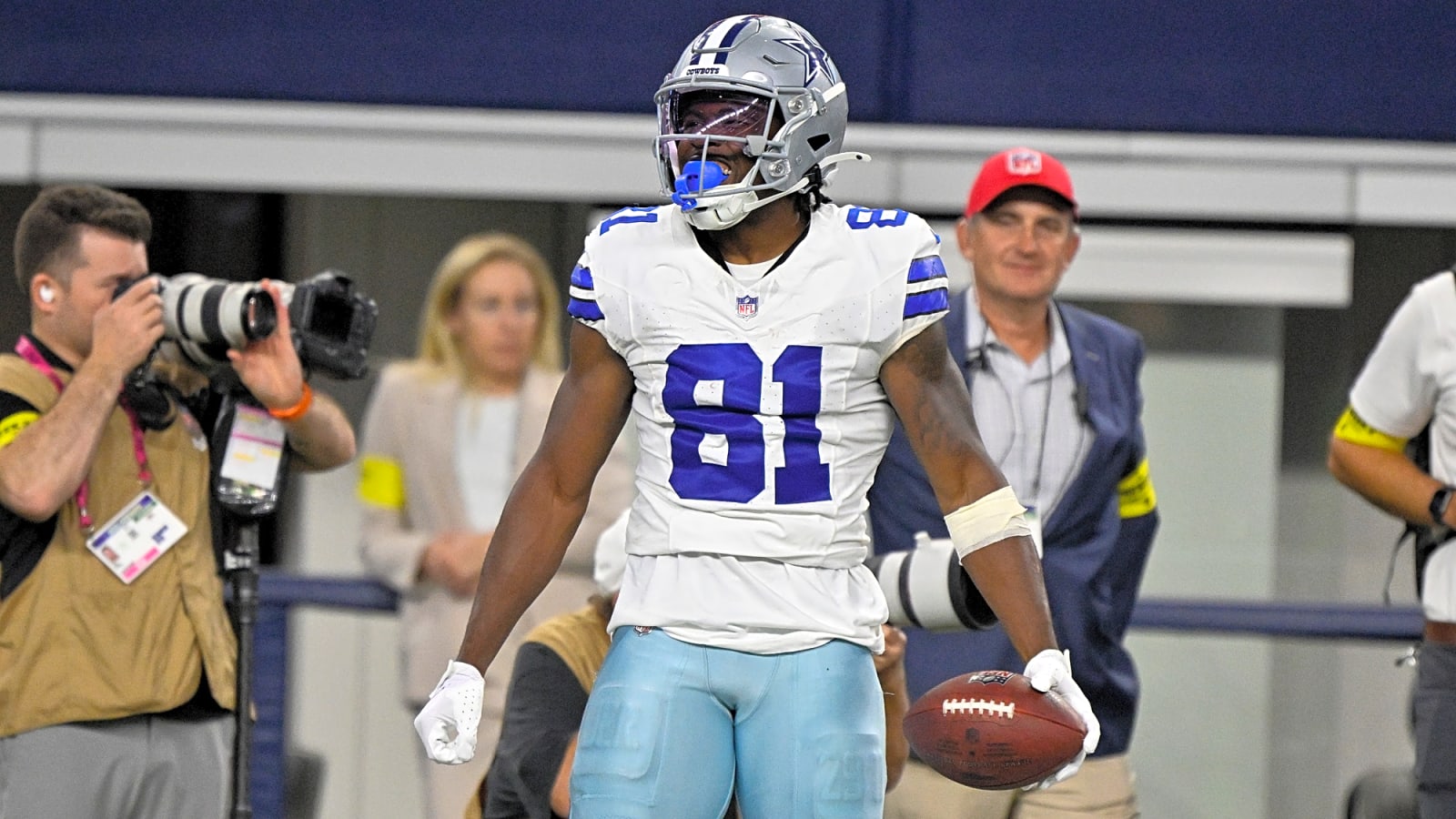 Cowboys open practice windows for pair of players