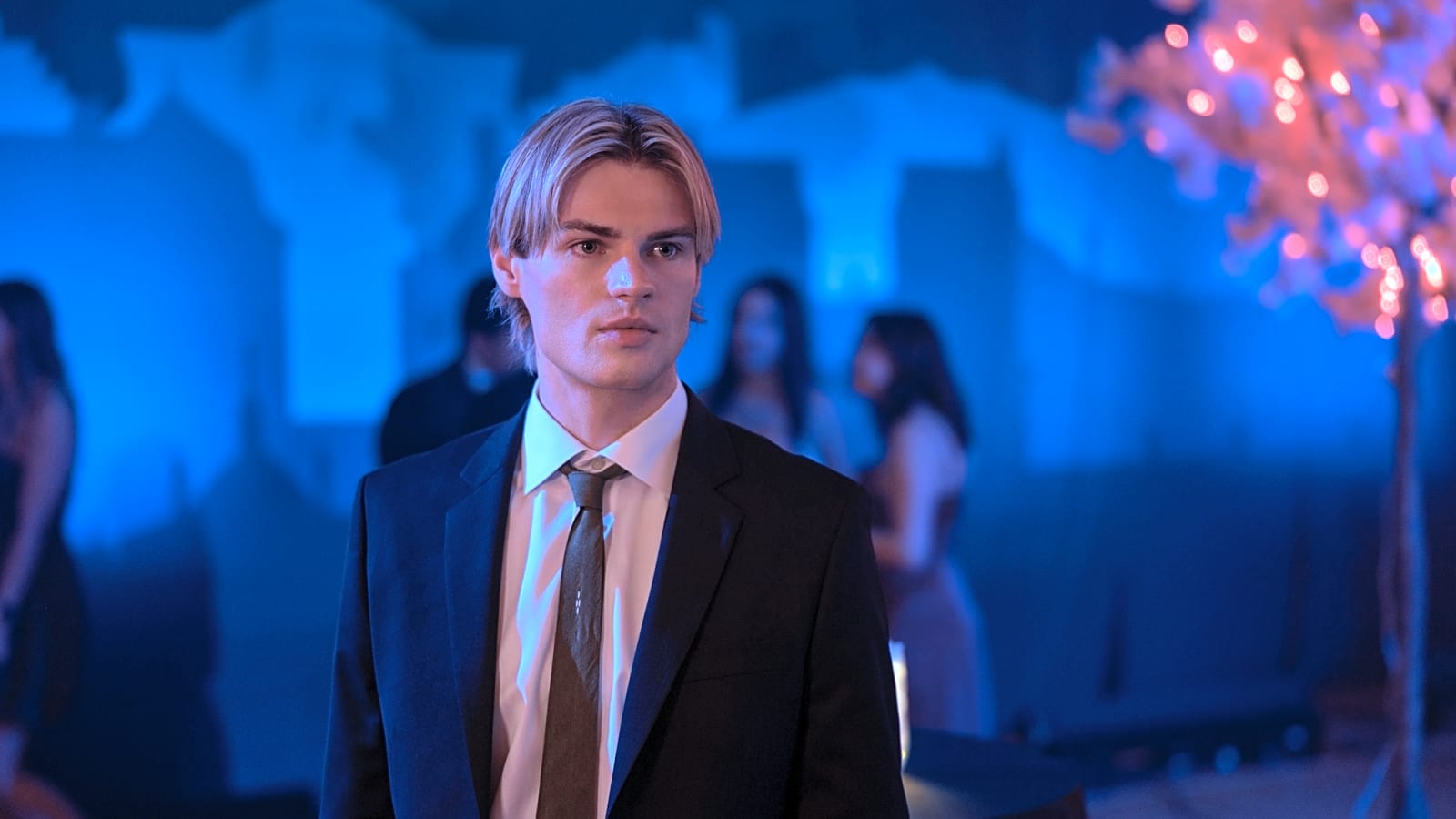 &#39;My Life With the Walter Boys&#39; star Noah LaLonde breaks down Cole&#39;s season 2 arc in exclusive Yardbarker interview