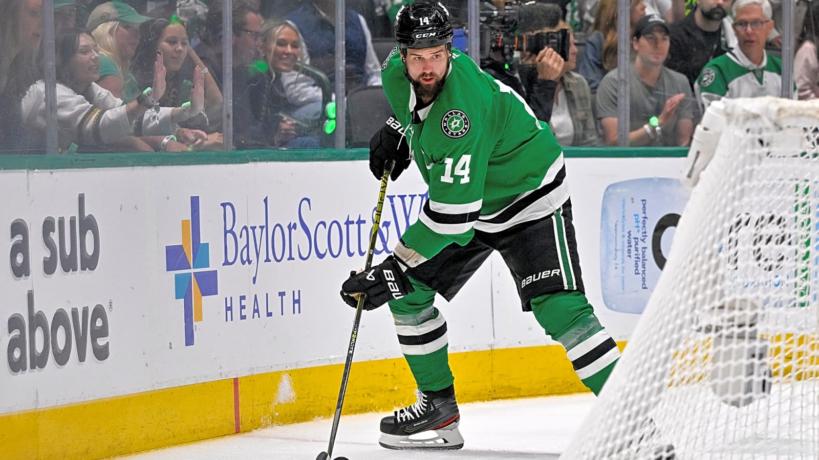 Jamie Benn’s Collapsed Lung Puts Stars in New & Early Season Bind