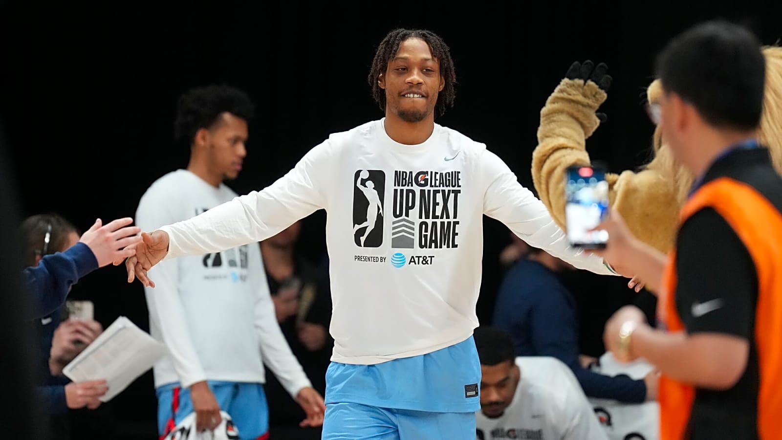 Wizards to add free-agent guard to camp roster