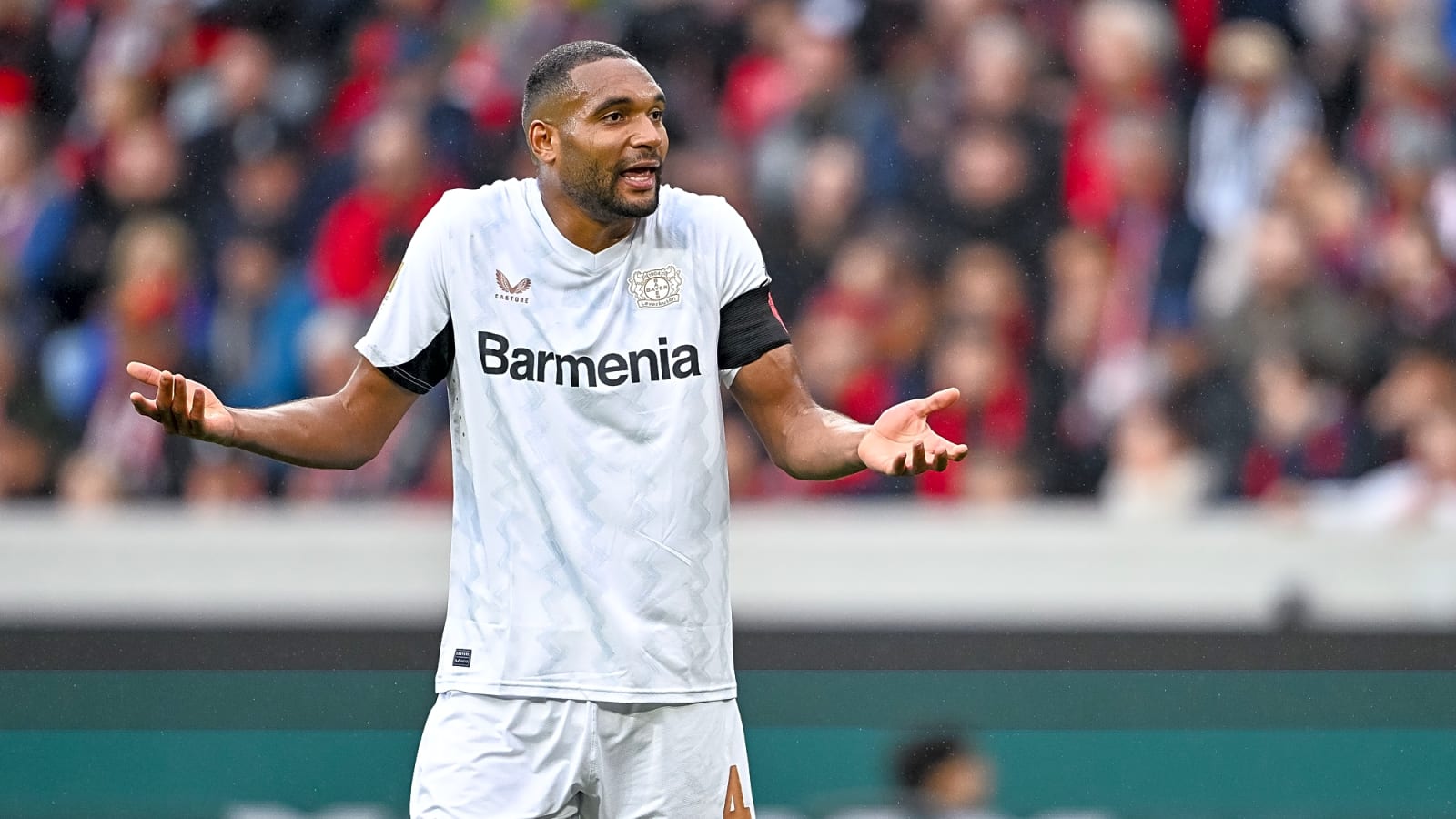Manchester United open talks with Bundesliga winning star’s agent
