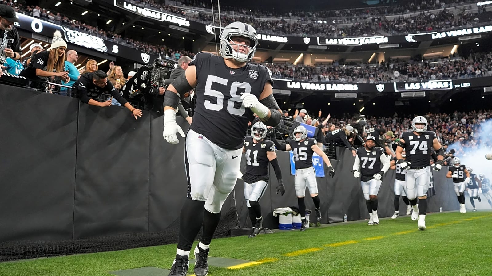 Raiders’ Jackson Powers-Johnson working exclusively at center