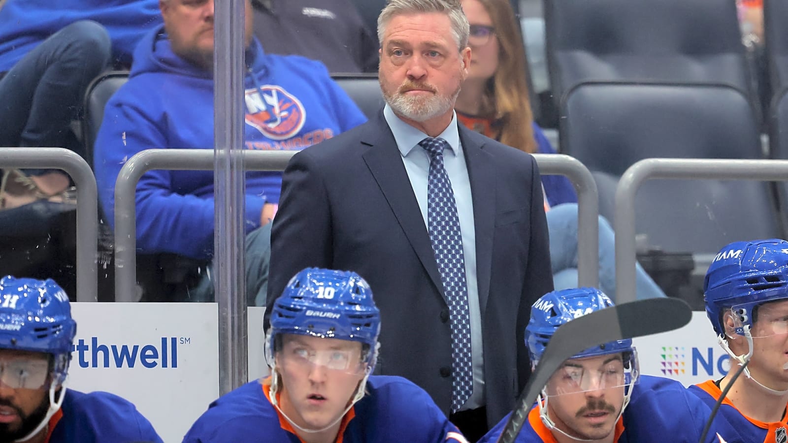 IMAGE: When Patrick Roy hangs up his Canadiens jersey